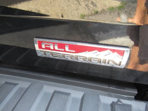 Used 2018 GMC Sierra 1500 SLT AWD/4WD image 11
