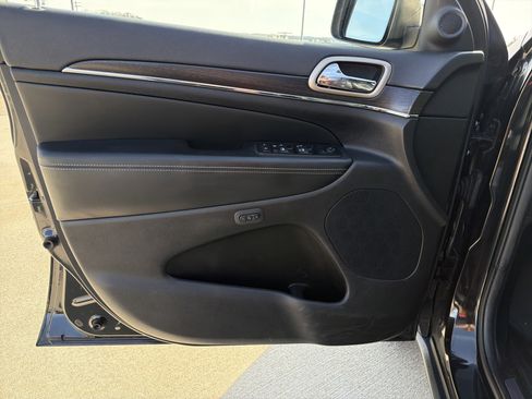 Used 2014 Jeep Grand Cherokee Limited image 29