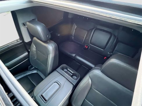 Used 2020 GMC Sierra 1500 SLT w/ SLT Premium Package image 21