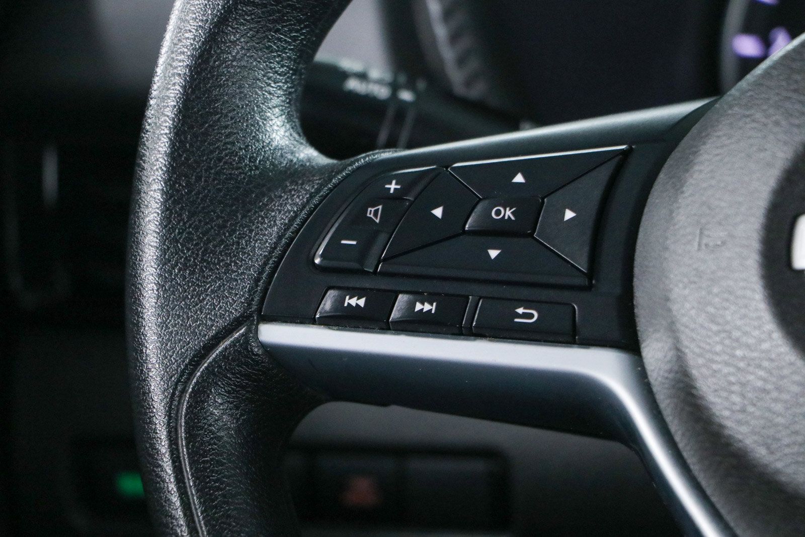 Used 2024 Nissan Sentra SV FWD image 13