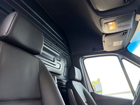 Used 2025 Mercedes-Benz Sprinter 2500 image 14