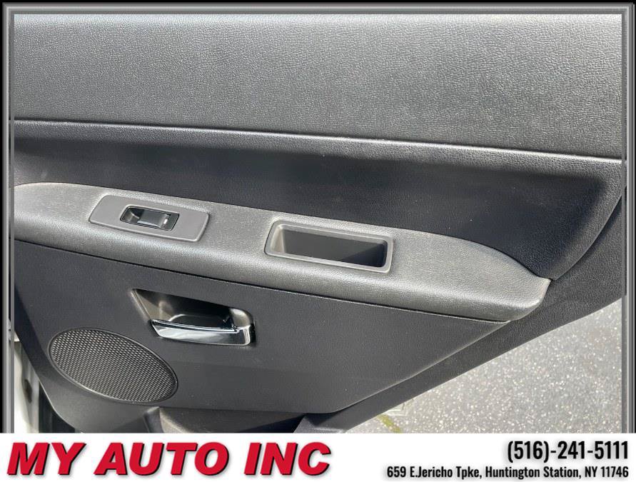 Used 2010 Jeep Grand Cherokee Laredo AWD/4WD image 27