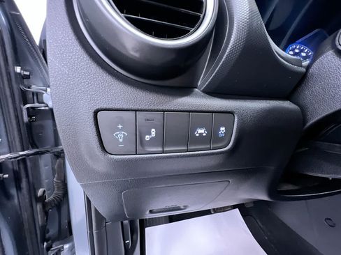 Used 2019 Hyundai Kona SEL AWD/4WD image 16