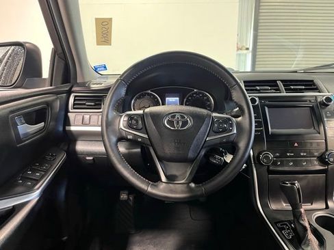 Used 2015 Toyota Camry SE image 21