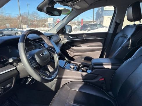 Used 2023 Jeep Grand Cherokee L Limited image 6