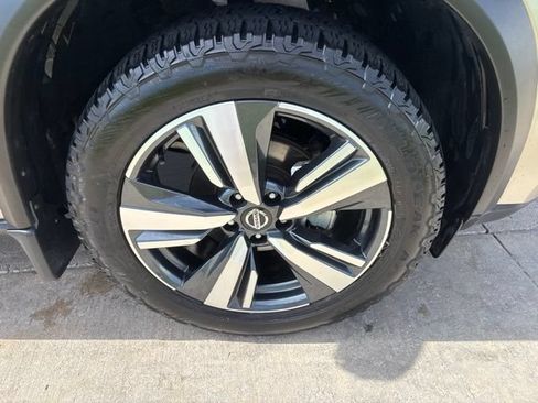 Used 2021 Nissan Rogue Platinum AWD/4WD image 16