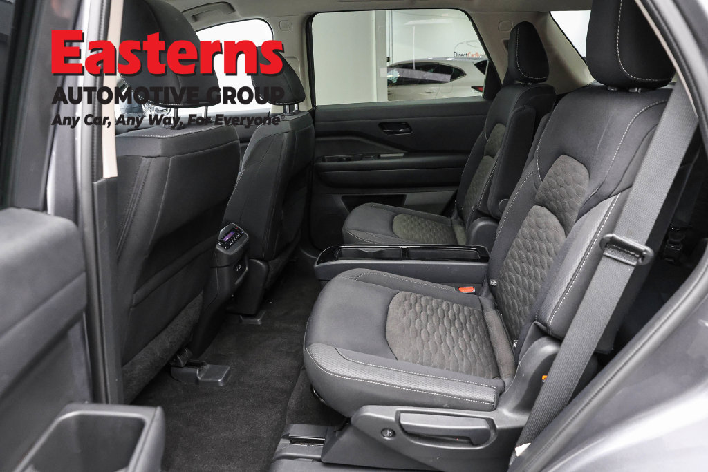 Used 2023 Nissan Pathfinder SV w/ SV Premium Package AWD/4WD image 24