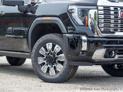 New 2025 GMC Sierra 2500 Denali w/ Technology Package image 3