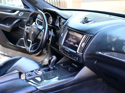Used 2017 Maserati Levante S image 11