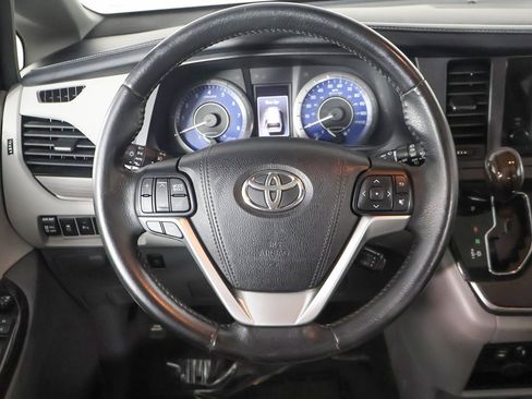 Used 2017 Toyota Sienna XLE w/ XLE Navigation Package image 32