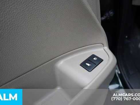 Used 2018 Honda Pilot Touring image 13