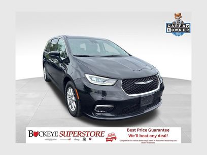 Used 2023 Chrysler Pacifica Touring-L