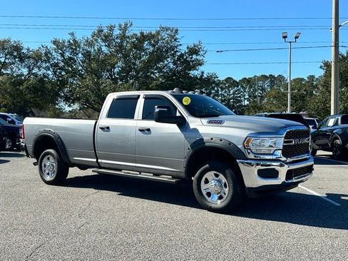 Used 2024 RAM 2500 Tradesman w/ Chrome Appearance Group image 4