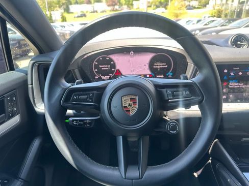 Used 2024 Porsche Cayenne Coupe AWD/4WD image 16