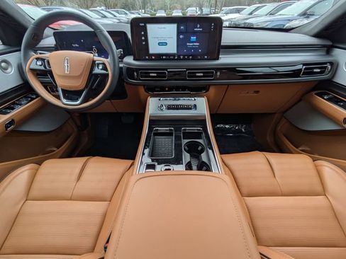 Used 2025 Lincoln Aviator Black Label image 13