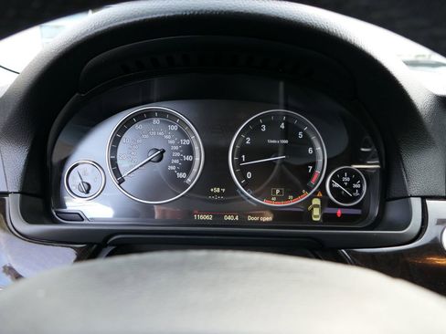 Used 2014 BMW 528i Sedan image 16