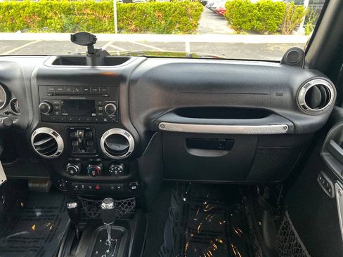 Used 2014 Jeep Wrangler Unlimited Sport AWD/4WD image 35