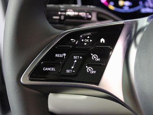 Used 2026 Mercedes-Benz GLC 350e 4MATIC image 19