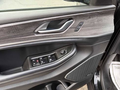 Used 2021 Jeep Grand Cherokee L Limited AWD/4WD image 14