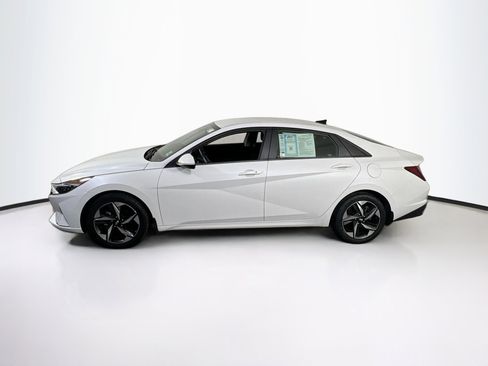 Used 2023 Hyundai Elantra SEL w/ Convenience Package image 8