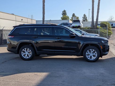 Used 2022 Jeep Grand Cherokee L Limited image 5