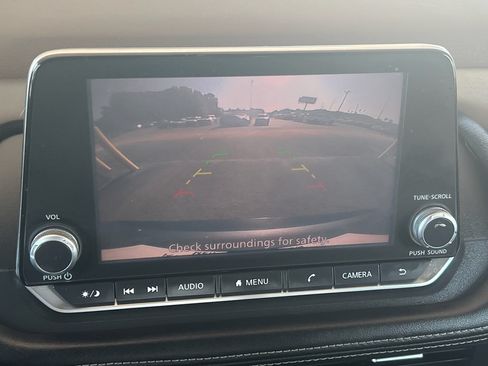 Used 2021 Nissan Rogue S FWD image 29