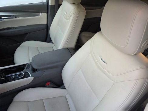 Used 2023 Cadillac XT5 Premium Luxury image 11