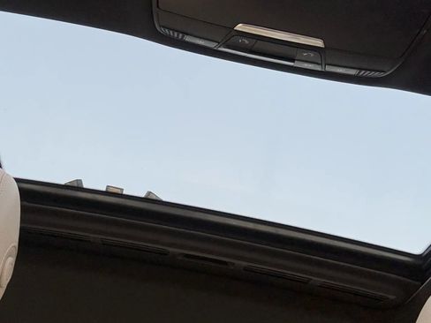 Used 2018 Mercedes-Benz C 300 4MATIC Sedan image 12