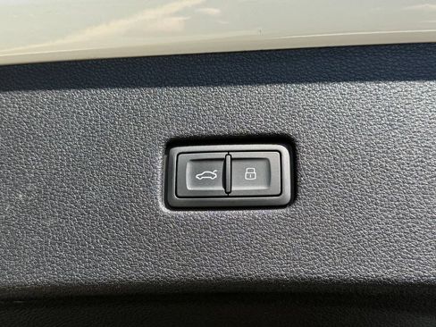 Used 2021 Audi Q8 Prestige AWD/4WD image 33