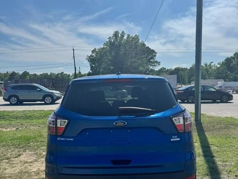 Used 2017 Ford Escape SE FWD image 8