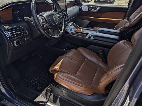 Used 2019 Lincoln Navigator Reserve AWD/4WD image 10