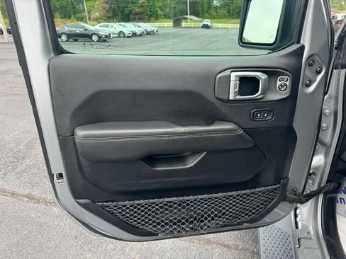 Used 2020 Jeep Wrangler Unlimited Sahara AWD/4WD image 10