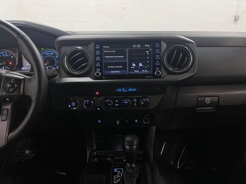 Used 2021 Toyota Tacoma TRD Off-Road AWD/4WD image 20