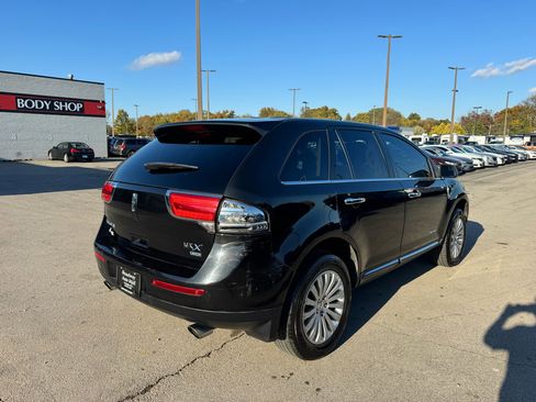 Used 2013 Lincoln MKX AWD image 3