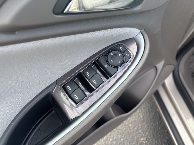 Used 2025 Chevrolet Malibu LT FWD image 13