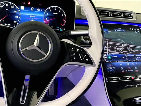 Certified 2023 Mercedes-Benz Maybach S 580 4MATIC image 25