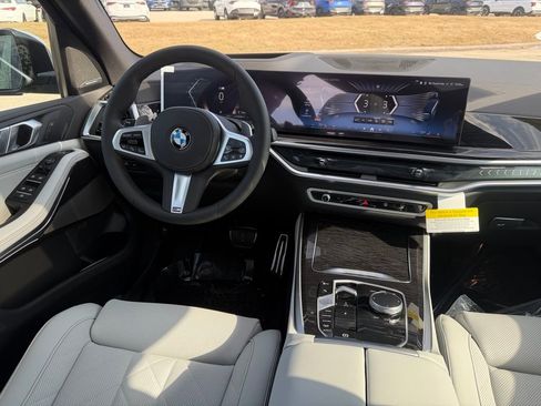 New 2026 BMW X5 xDrive40i w/ M Sport Package AWD/4WD image 10