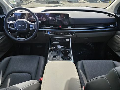 New 2026 Kia Carnival FWD image 15