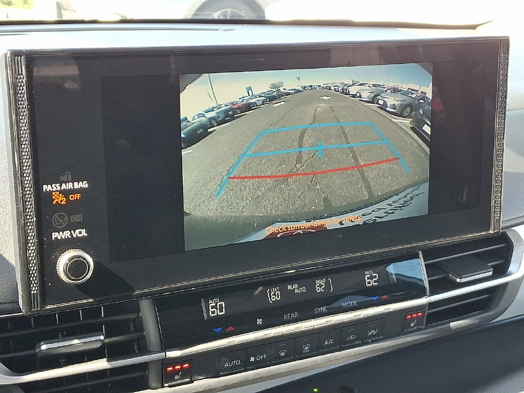 Certified 2025 Toyota Sienna XLE FWD image 21