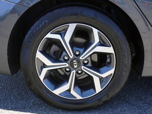 Used 2019 Kia Forte LXS FWD image 16