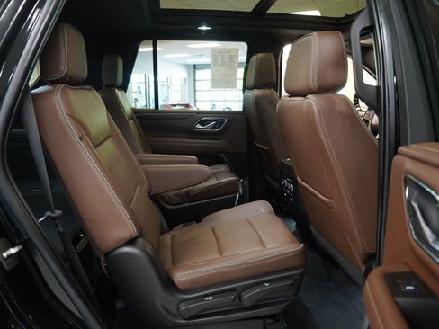 Used 2022 Chevrolet Tahoe High Country AWD/4WD image 36
