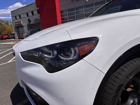 Certified 2024 Alfa Romeo Stelvio AWD image 10