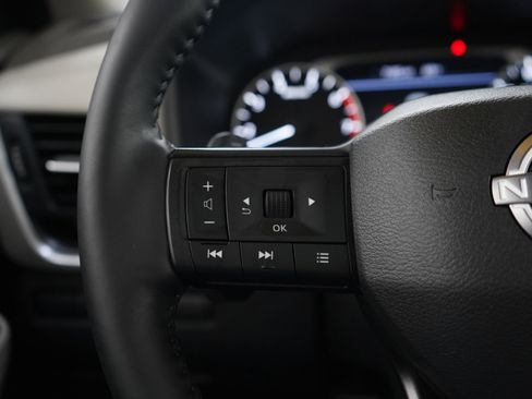 Used 2025 Nissan Rogue SV w/ SV Premium Package AWD/4WD image 27