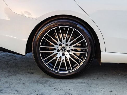 Used 2025 Mercedes-Benz C 300 4MATIC Sedan image 12