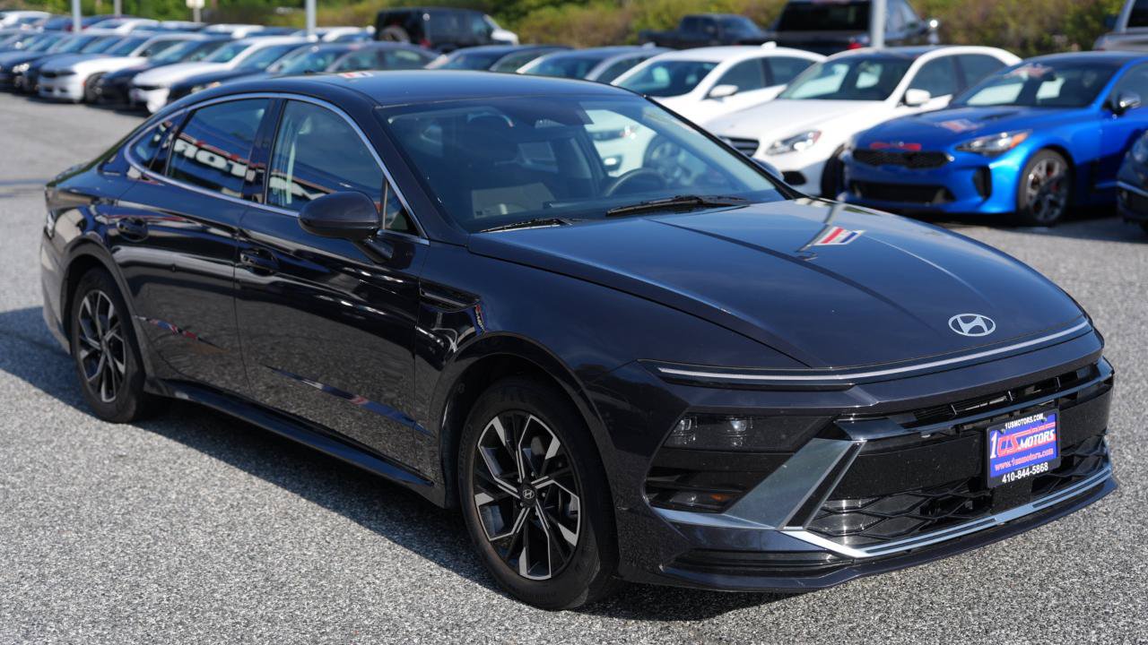 Used 2025 Hyundai Sonata SEL FWD image 3
