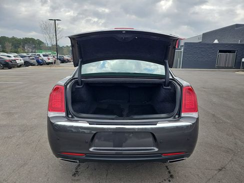 Used 2023 Chrysler 300 Touring RWD image 16