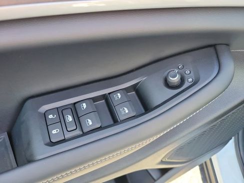 New 2026 Jeep Grand Cherokee Altitude image 18