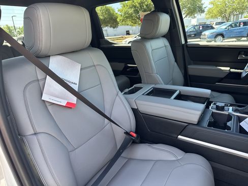 New 2026 Toyota Tundra Limited AWD/4WD image 33