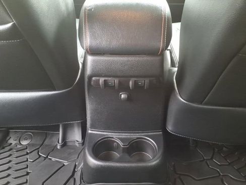 Used 2017 Jeep Wrangler Unlimited Sahara AWD/4WD image 26