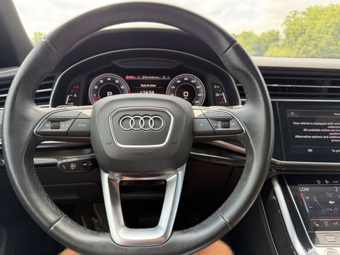 Used 2023 Audi Q8 Premium Plus w/ Premium Plus Package AWD/4WD image 11